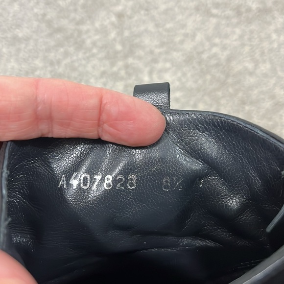 Stuart Weitzman Size 8.5 Black Leather Zip Up Heeled Ankle Boots - Picture 6 of 8